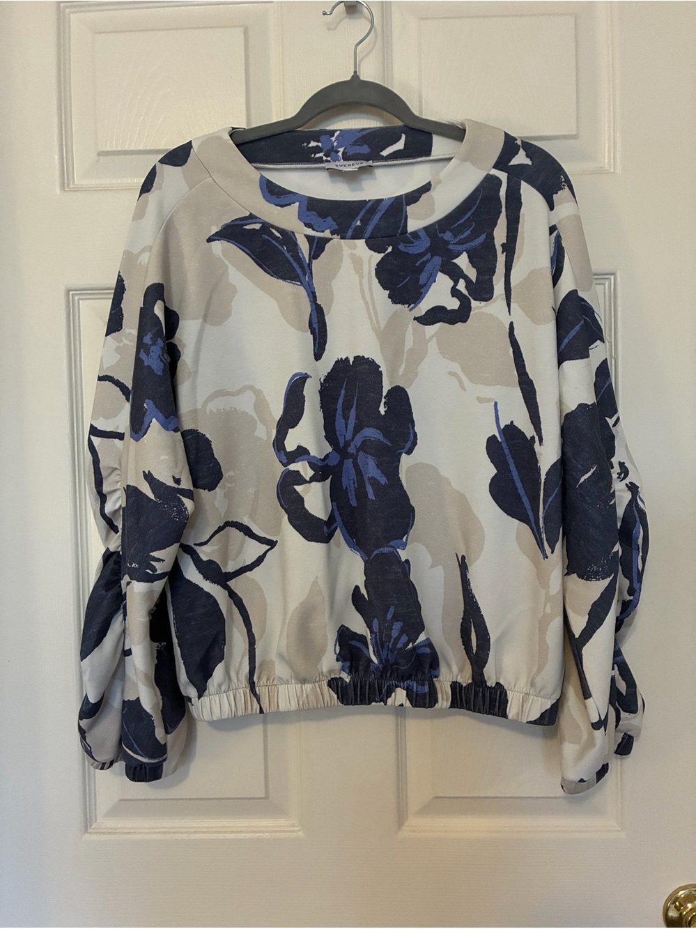 EVEREVE Floral Bubble Hem Sweatshirt Navy Cream Size L